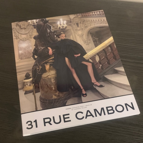 CHANEL 31 Rue Cambon Fashion Magazine - Picture 1 of 10